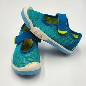 Plae Chloe sneakers size 7
